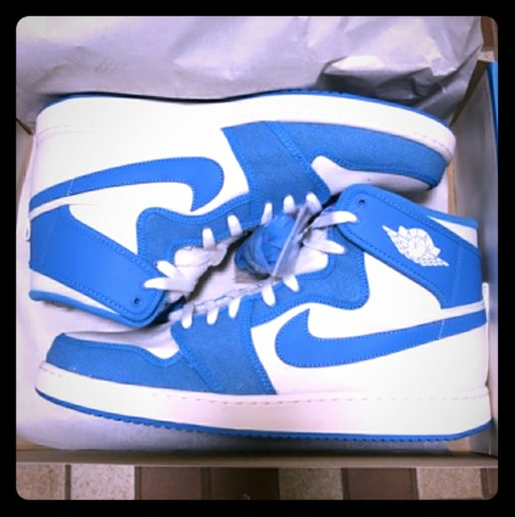 baby blue nike high tops
